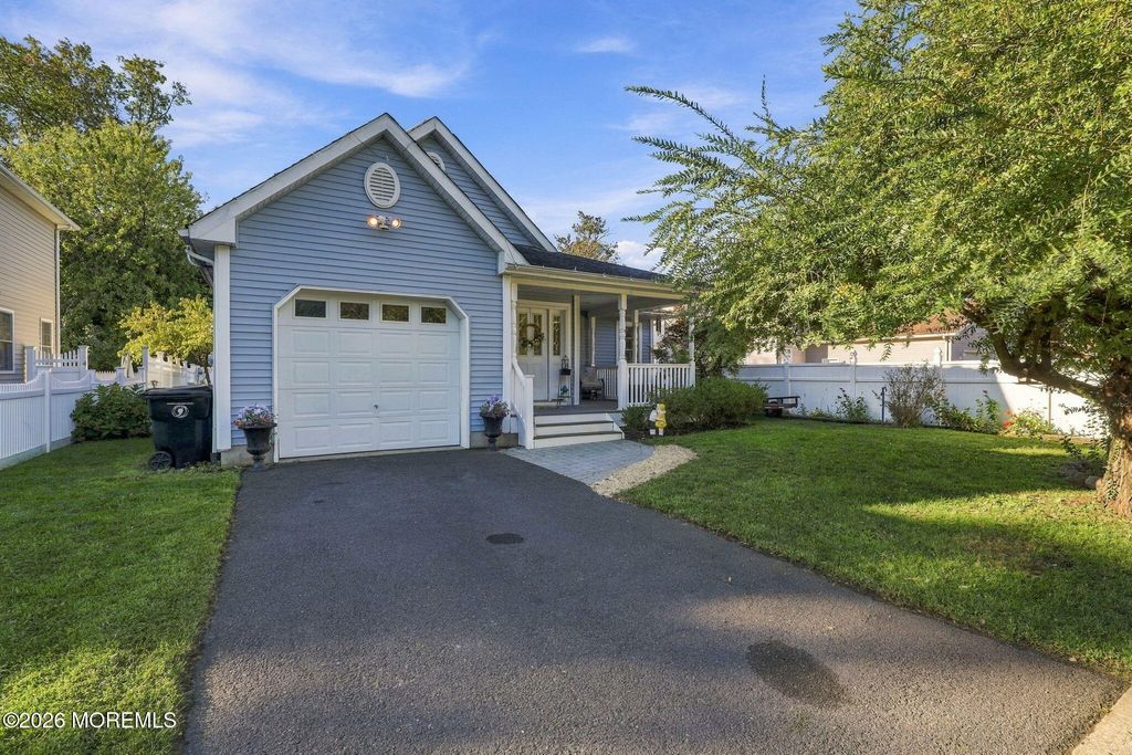 2 Lester Place, North Middletown, NJ 07748