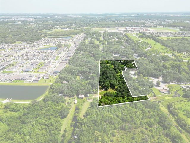 2690 E LAKE ROAD, Kissimmee, FL 34744