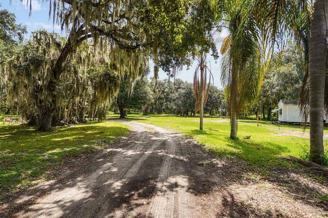 2690 E LAKE ROAD, Kissimmee, FL 34744