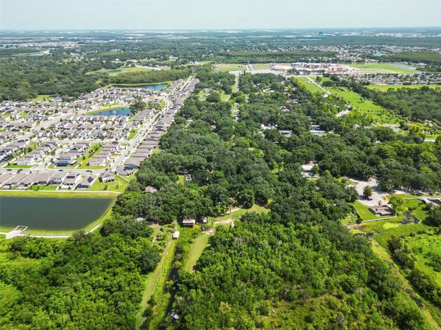 2690 E LAKE ROAD, Kissimmee, FL 34744