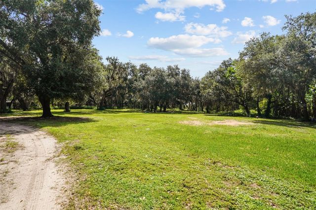 2690 E LAKE ROAD, Kissimmee, FL 34744