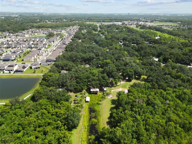 2690 E LAKE ROAD, Kissimmee, FL 34744