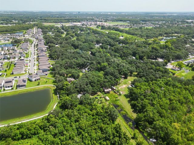 2690 E LAKE ROAD, Kissimmee, FL 34744