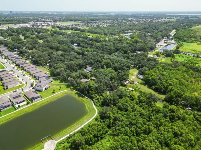2690 E LAKE ROAD, Kissimmee, FL 34744