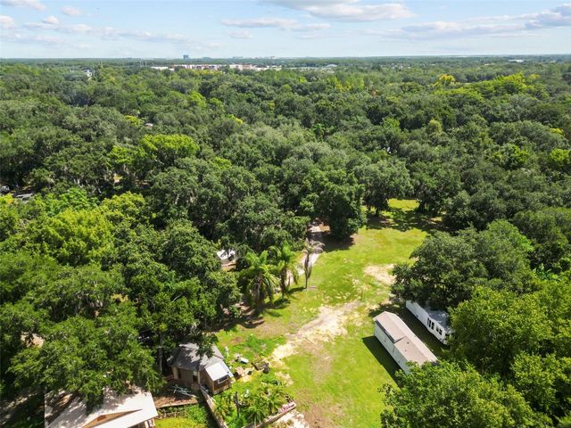 2690 E LAKE ROAD, Kissimmee, FL 34744
