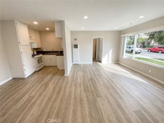 919 E Acacia Avenue E, Glendale, CA 91205