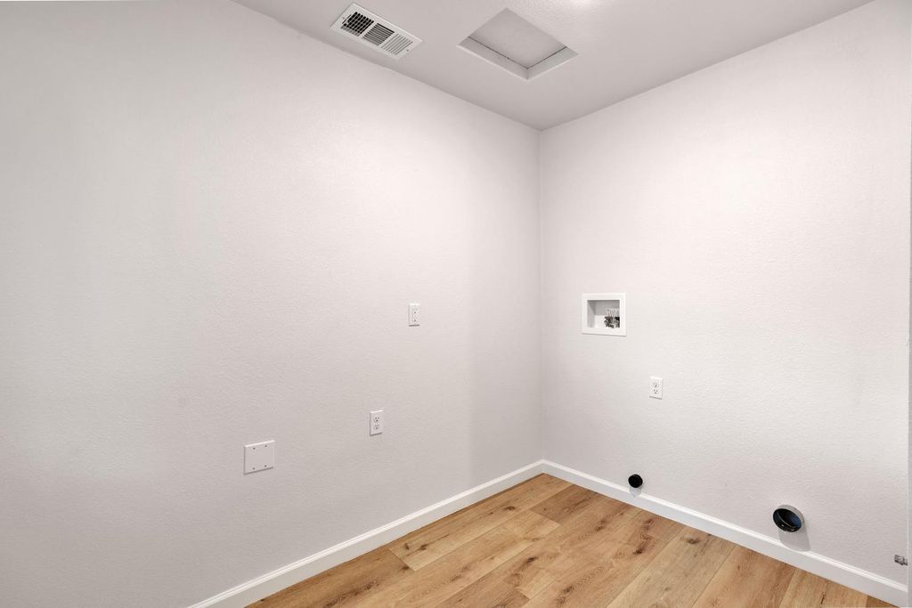 Image 13 of property listing at 617 N Farris Avenue, Fresno, CA 93728