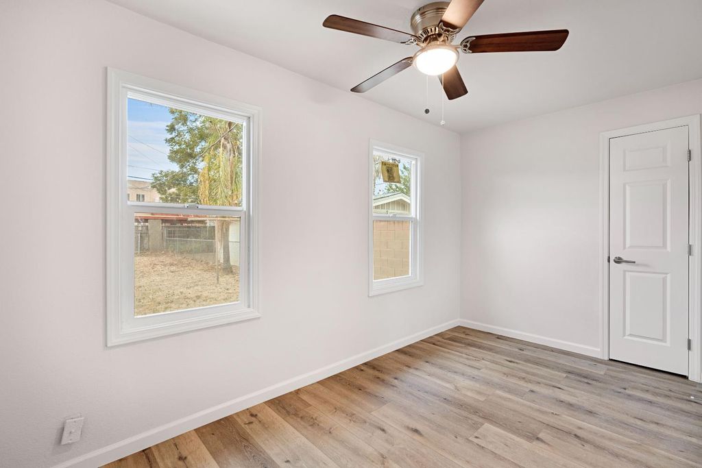 Image 15 of property listing at 617 N Farris Avenue, Fresno, CA 93728