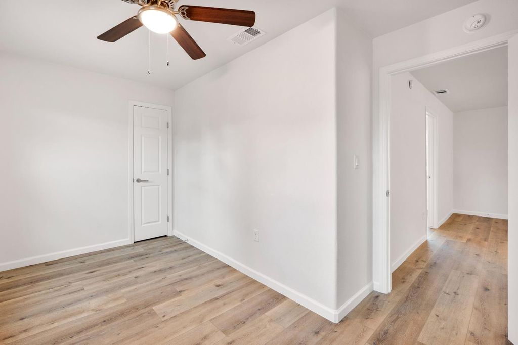 Image 16 of property listing at 617 N Farris Avenue, Fresno, CA 93728