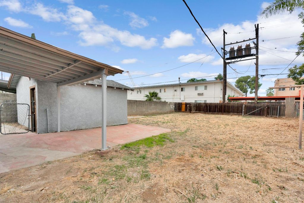 Image 22 of property listing at 617 N Farris Avenue, Fresno, CA 93728