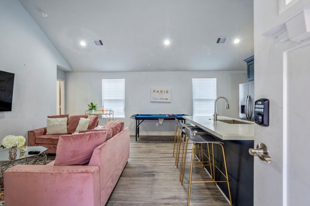 2518 Cleburne Street, Houston, TX 77004