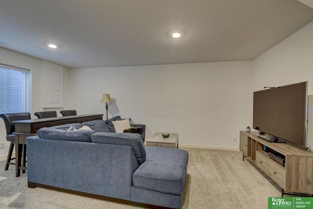 10914 Baker Street, Omaha, NE 68142