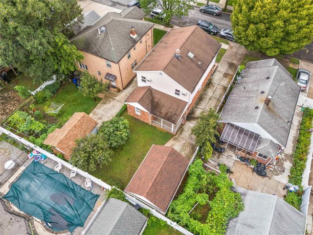 8343 261st Street, Floral Park, NY 11004