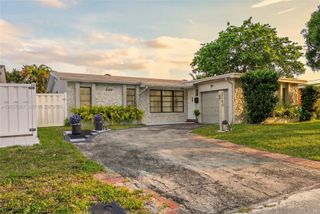 8580 NW 20th Ct, Sunrise, FL 33322