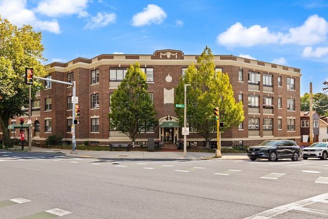 90 Bynner St 4, Boston, MA 02130