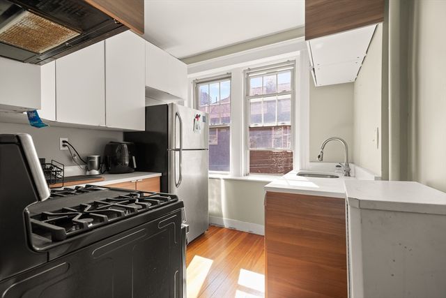 90 Bynner St 4, Boston, MA 02130