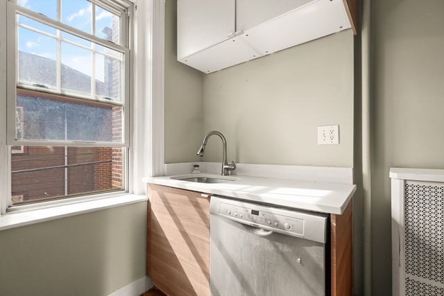 90 Bynner St 4, Boston, MA 02130