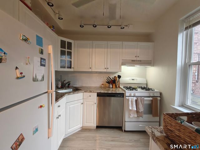 70 Strawberry Hill Avenue 5-2A, Stamford, CT 06902
