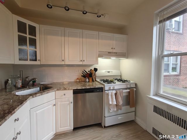 70 Strawberry Hill Avenue 5-2A, Stamford, CT 06902
