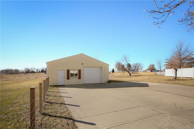 19401 E 217th Street, Harrisonville, MO 64701