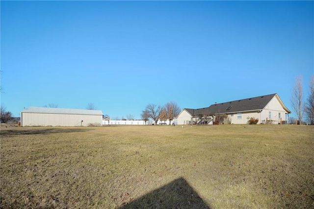 19401 E 217th Street, Harrisonville, MO 64701