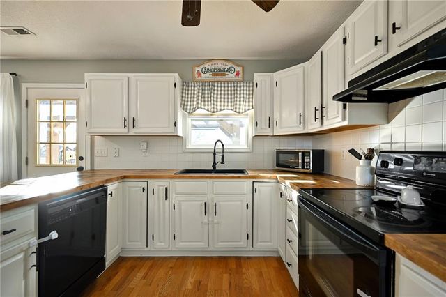 19401 E 217th Street, Harrisonville, MO 64701