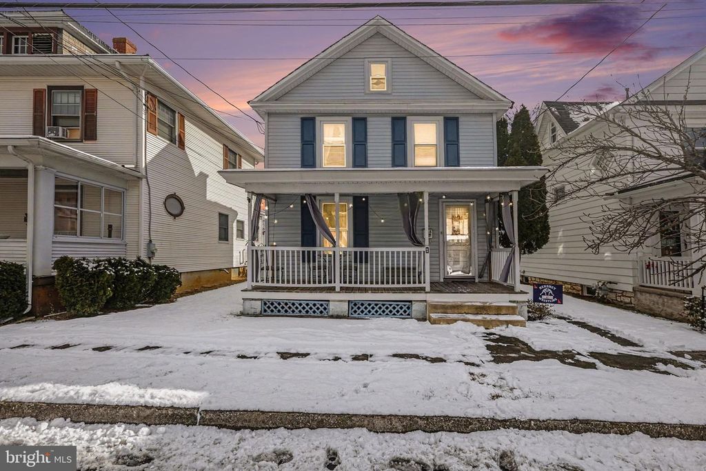 348 E DERRY RD, Hershey, PA 17033