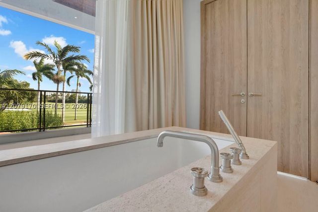 5831 Alton Rd, Miami Beach, FL 33140