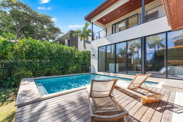 5831 Alton Rd, Miami Beach, FL 33140