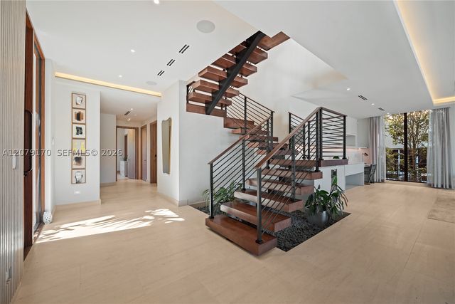 5831 Alton Rd, Miami Beach, FL 33140