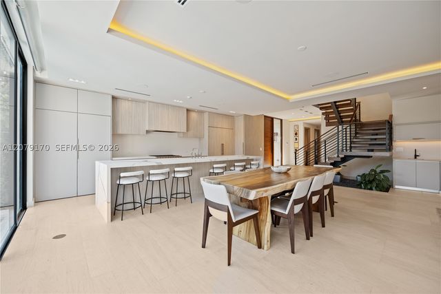 5831 Alton Rd, Miami Beach, FL 33140