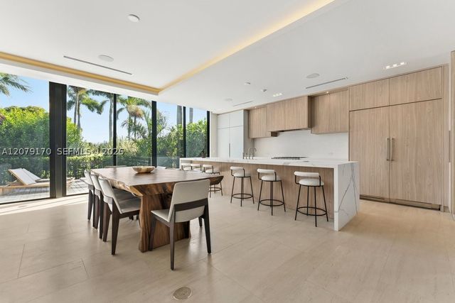 5831 Alton Rd, Miami Beach, FL 33140