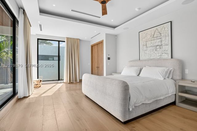 5831 Alton Rd, Miami Beach, FL 33140