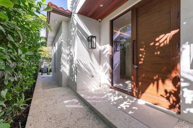 5831 Alton Rd, Miami Beach, FL 33140