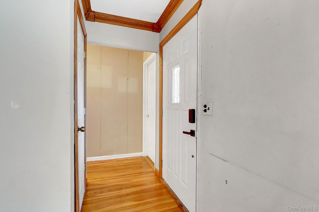 19 Essex Road, Bethpage, NY 11714 — photo 4