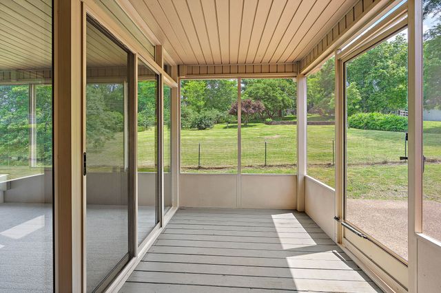 2952 Carters Creek Station Rd, Columbia, TN 38401