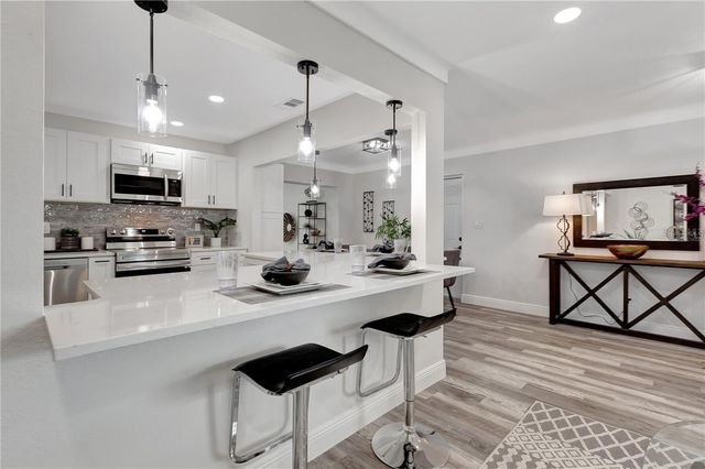 6660 17TH LANE N, St Petersburg, FL 33702