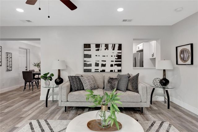 6660 17TH LANE N, St Petersburg, FL 33702