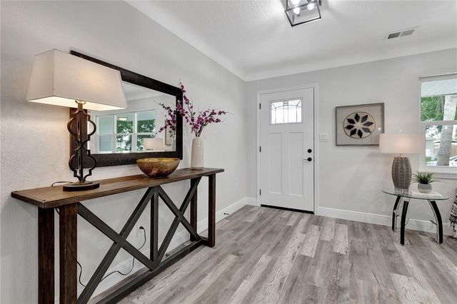 6660 17TH LANE N, St Petersburg, FL 33702