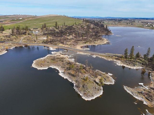 15005 W Silver Lake Rd, Medical Lake, WA 99022