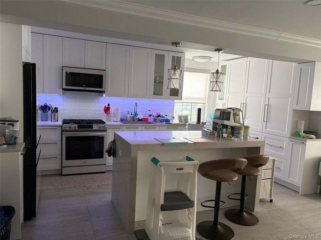 3755 Henry Hudson Parkway 14A, Bronx, NY 10463