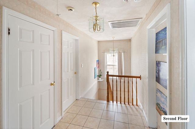 580 Bennington St 580, Boston, MA 02128