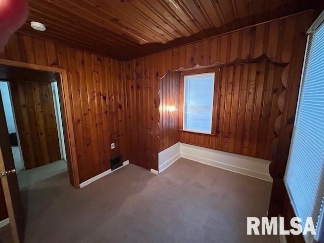 528 ROSEHILL Avenue, Springfield, IL 62704