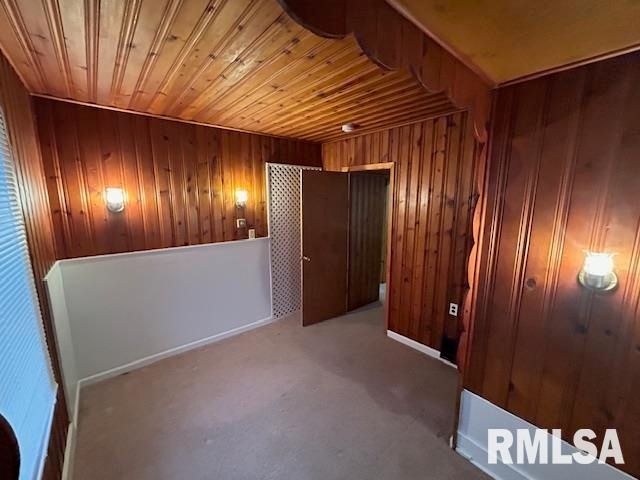 528 ROSEHILL Avenue, Springfield, IL 62704