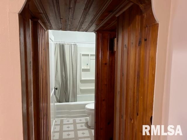 528 ROSEHILL Avenue, Springfield, IL 62704