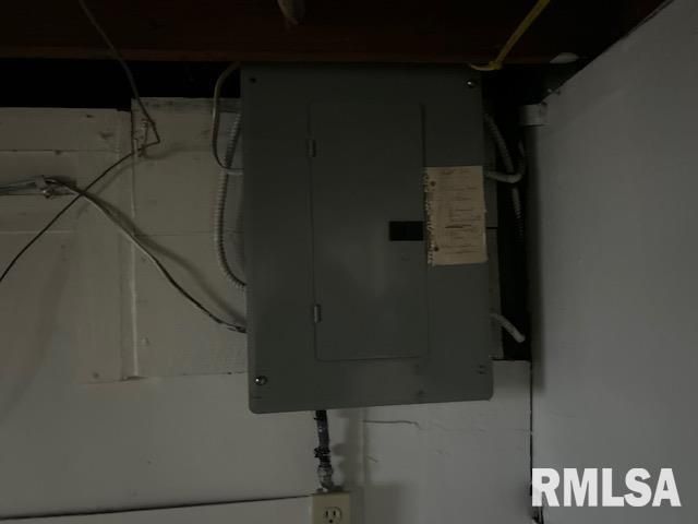 528 ROSEHILL Avenue, Springfield, IL 62704