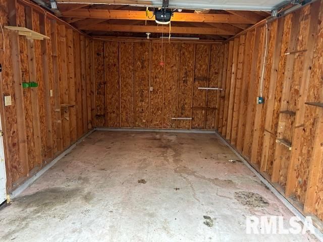 528 ROSEHILL Avenue, Springfield, IL 62704