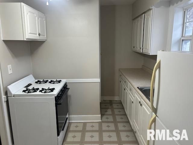 528 ROSEHILL Avenue, Springfield, IL 62704