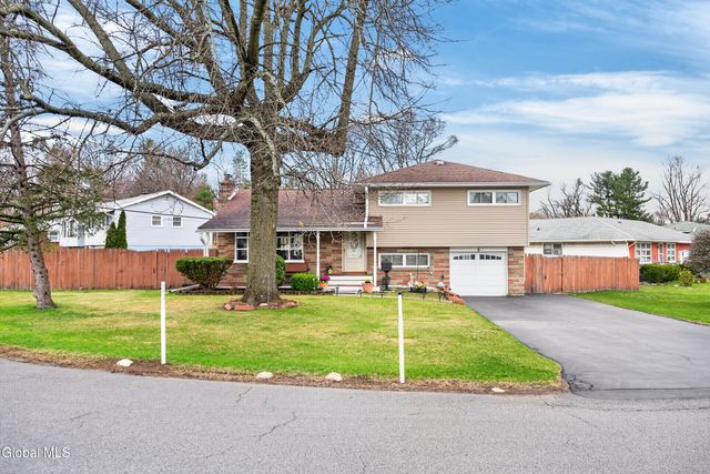 6 Nicholas Drive, Colonie, NY 12205