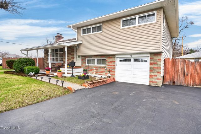 6 Nicholas Drive, Colonie, NY 12205
